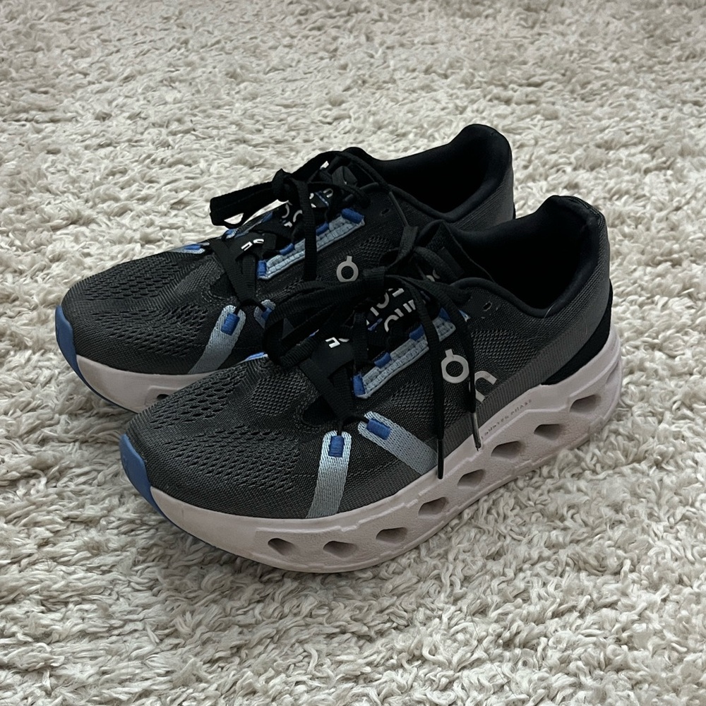 On Running Women's Cloudeclipse Shoes - image 1
